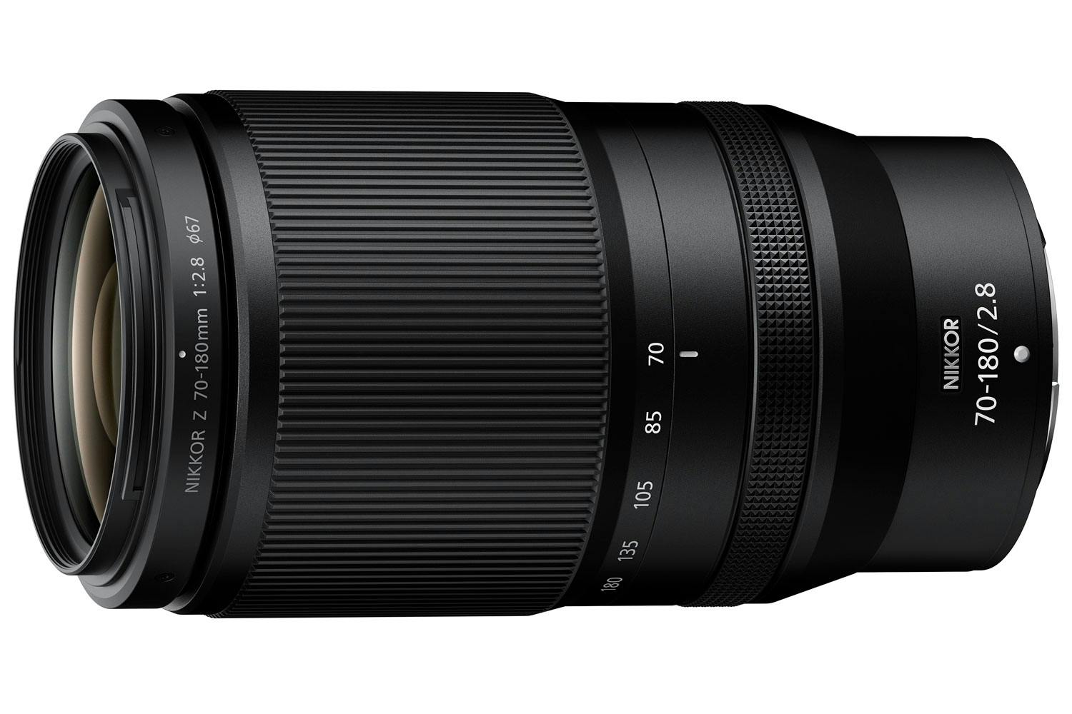 Suuren F2,8-aukon ansiosta taustasumennus on hyvä. Suuren F2,8-aukon ansiosta taustasumennus on hyvä.